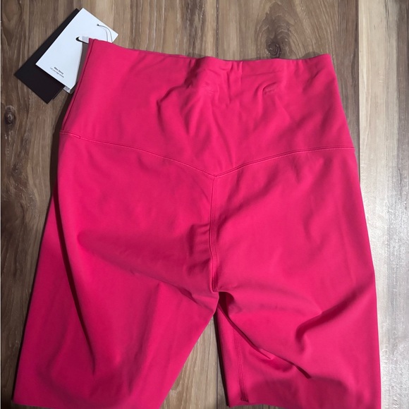 Nike Women's Zenvy Biker Shorts Size Medium - Picture 5 of 8